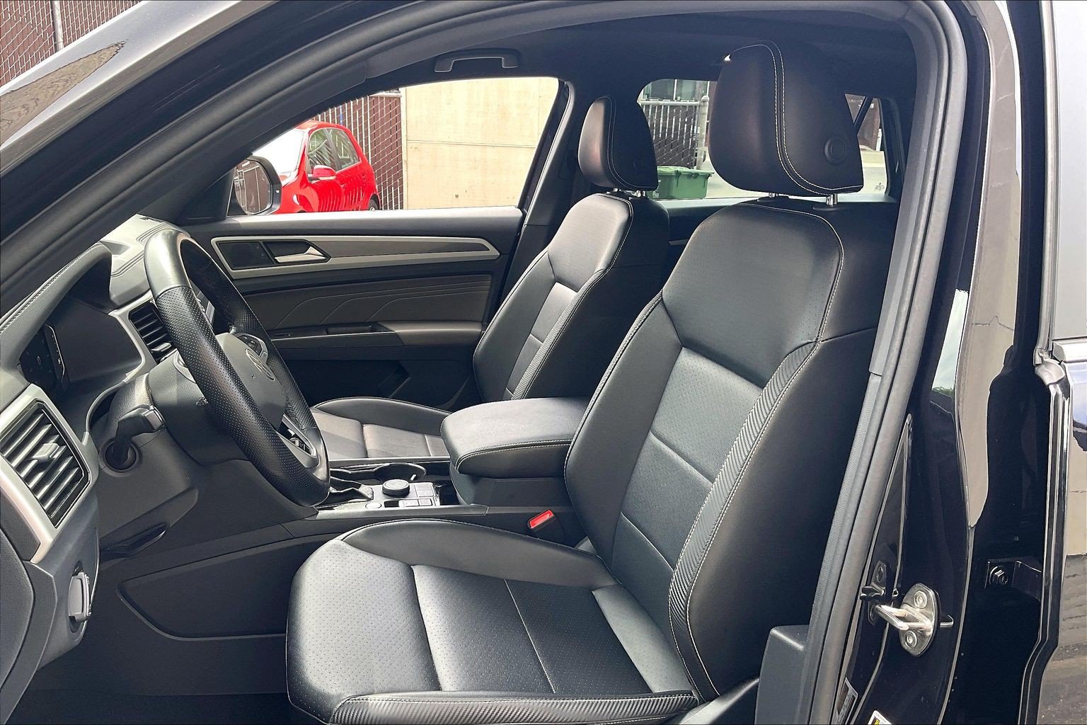 Certified 2022 Volkswagen Atlas Cross Sport SEL R-Line AWD/4WD image 24