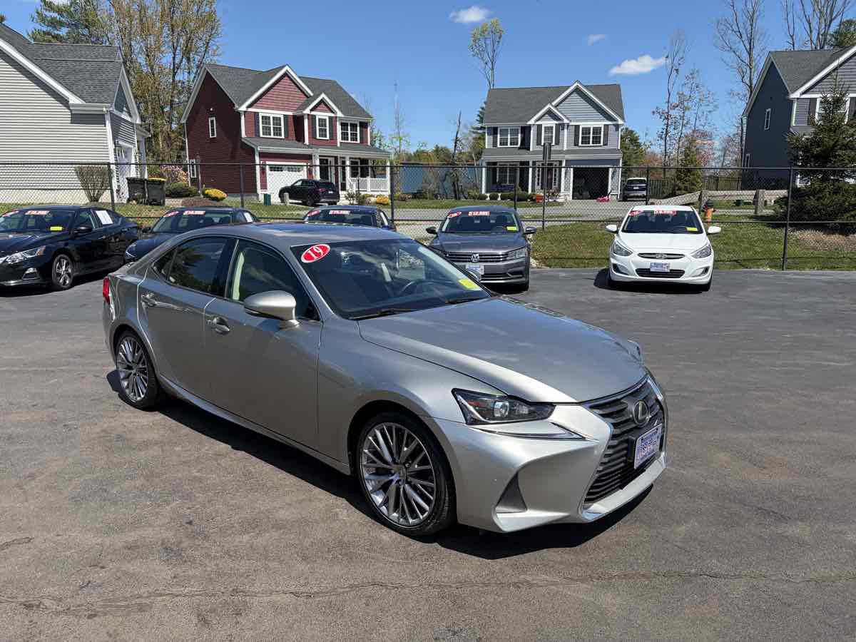 Used 2019 Lexus IS 300 AWD image 2