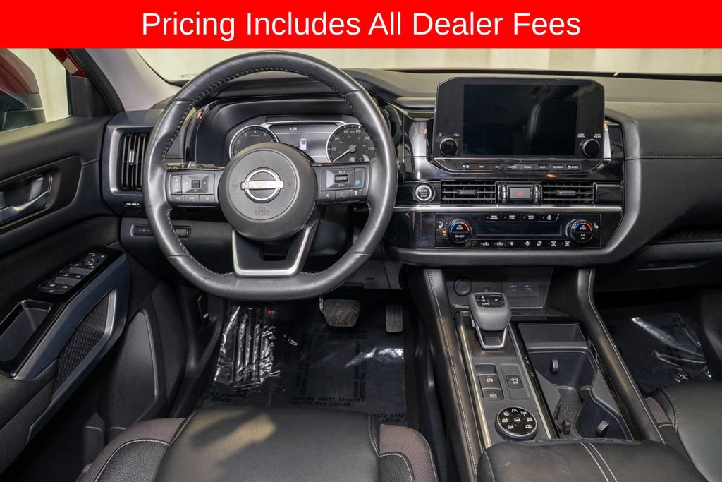 Used 2023 Nissan Pathfinder SL AWD/4WD image 7