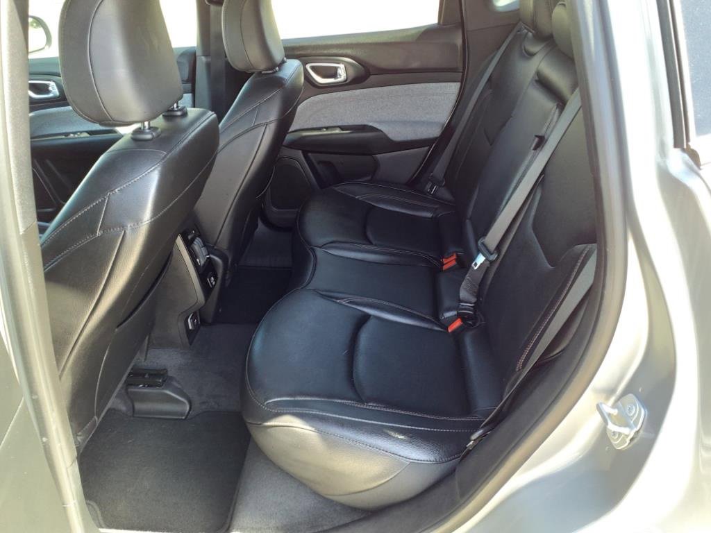 Used 2024 Jeep Compass Latitude image 13