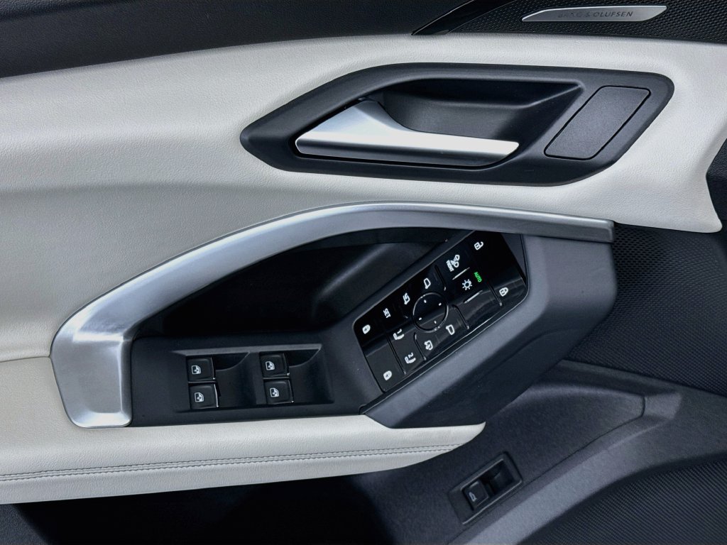 Certified 2025 Audi Q5 Premium w/ Premium Plus AWD/4WD image 22