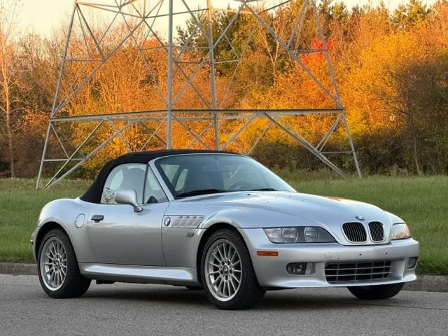 Used 2002 BMW Z3 3.0i RWD image 2