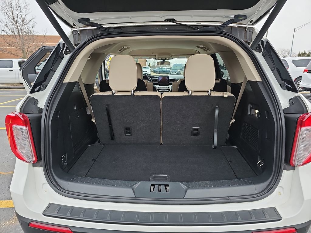 Used 2022 Ford Explorer XLT w/ Equipment Group 202A image 13