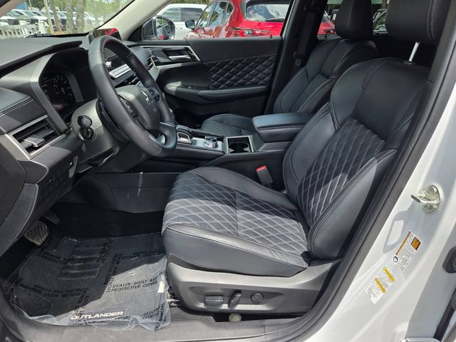 Used 2024 Mitsubishi Outlander SEL FWD image 3