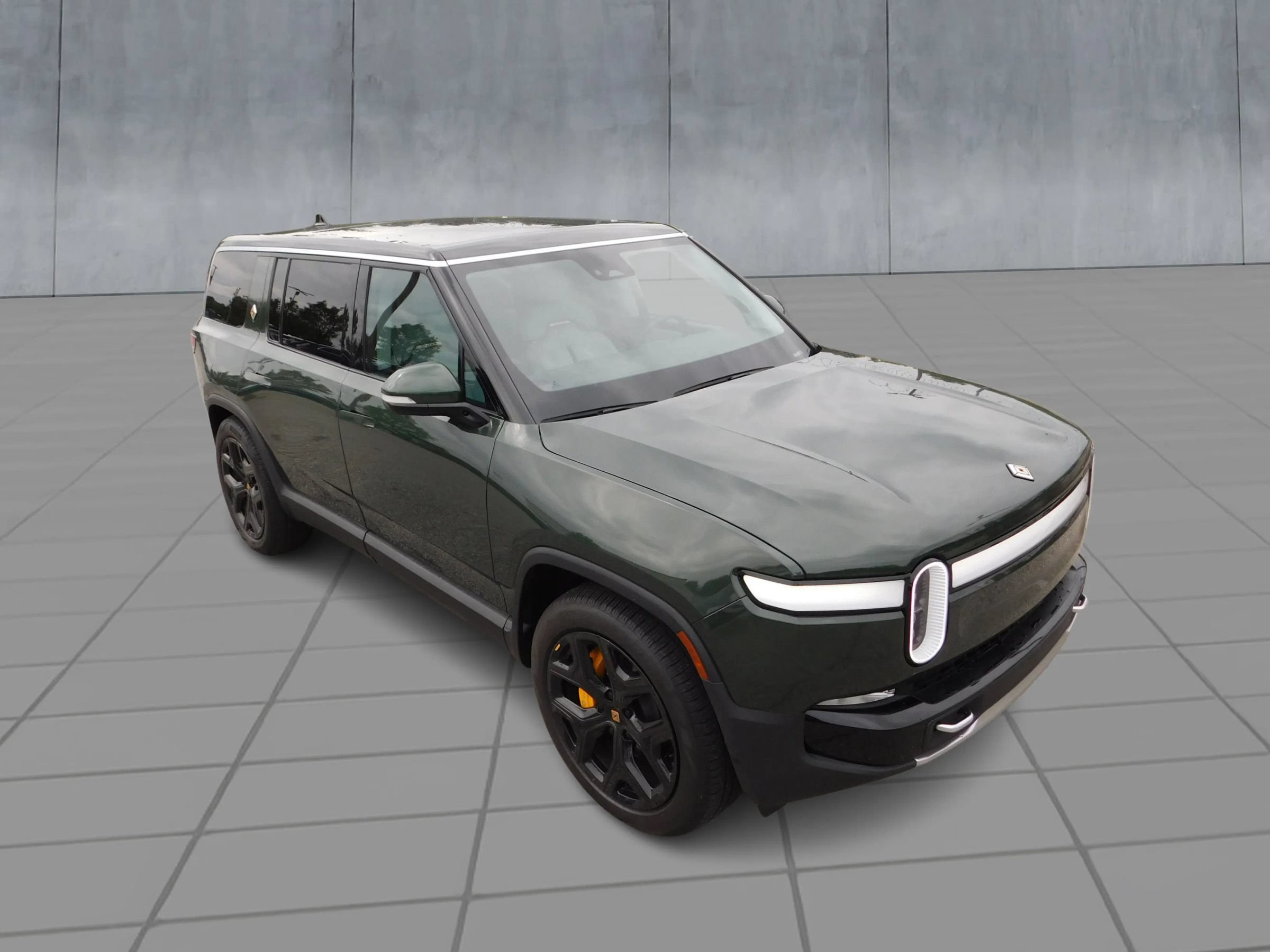 Used 2023 Rivian R1S Adventure Quad AWD/4WD image 2