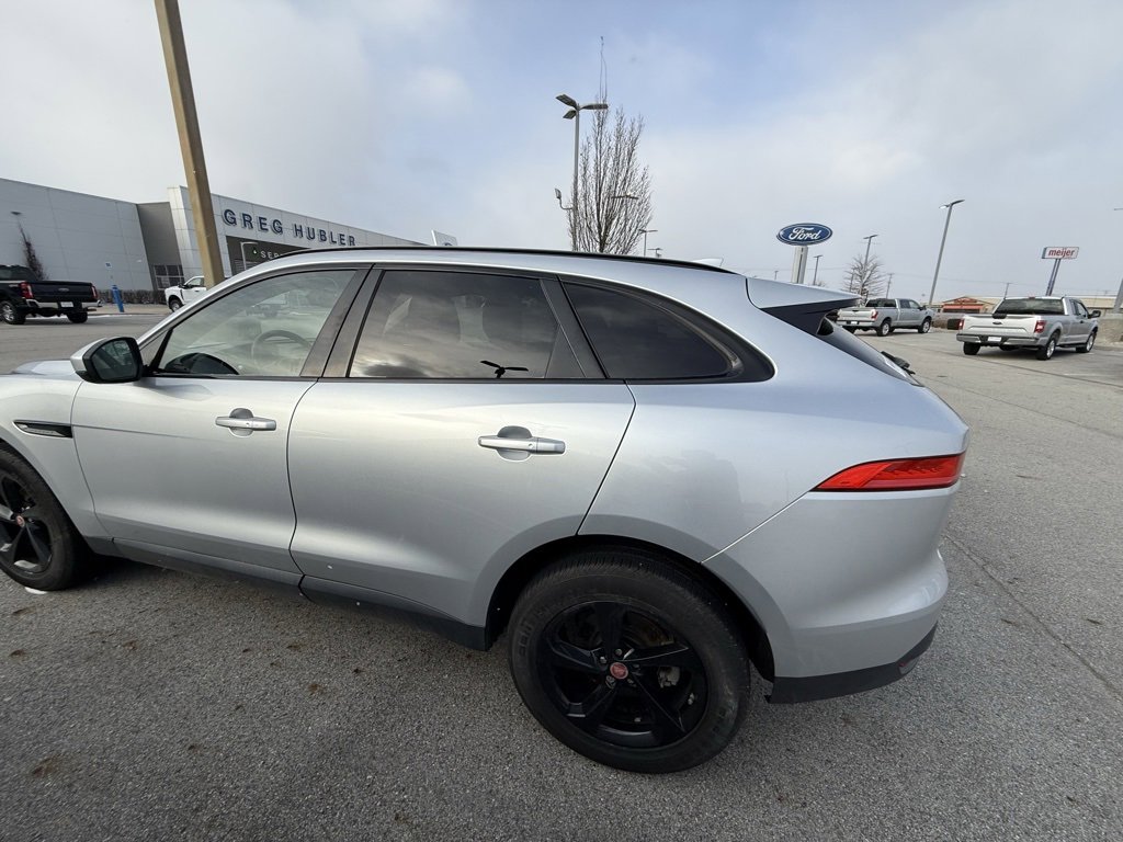 Used 2019 Jaguar F-PACE Premium image 6