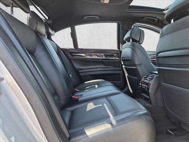 Used 2013 BMW 750i RWD image 20