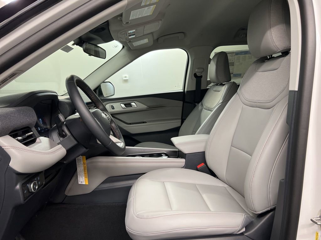 New 2026 Ford Explorer Active image 25