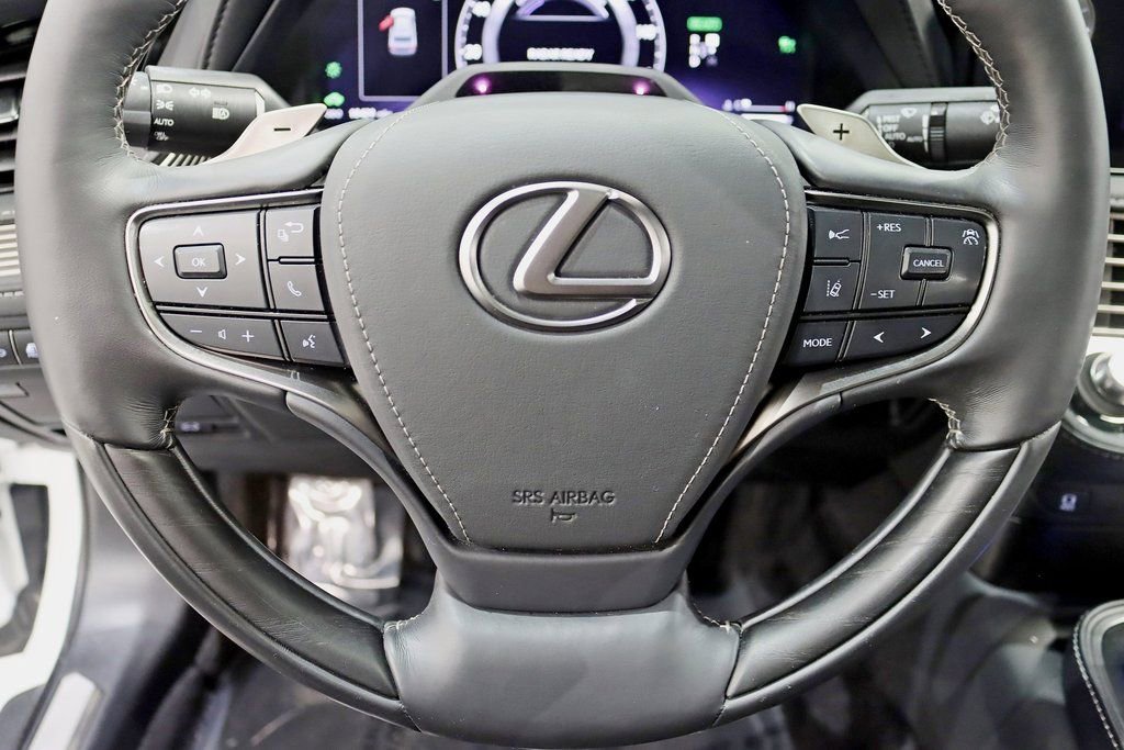 Used 2022 Lexus LS 500h AWD w/ Luxury Package image 17