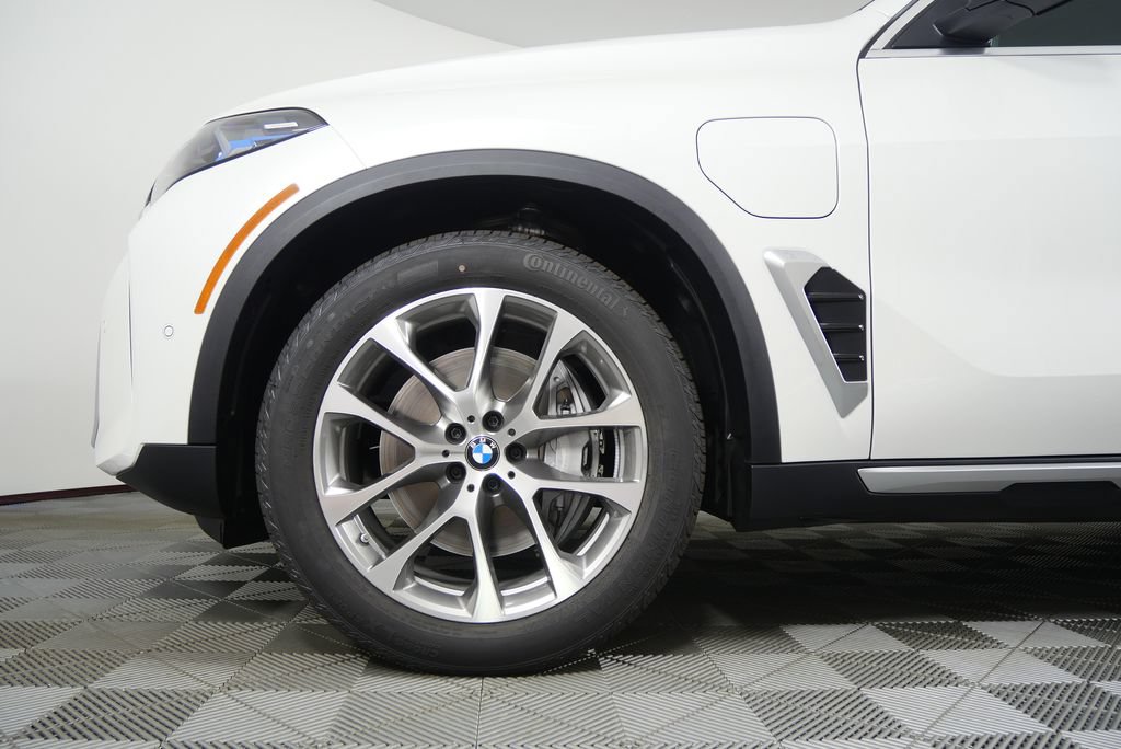 Used 2026 BMW X5 xDrive50e AWD/4WD image 8