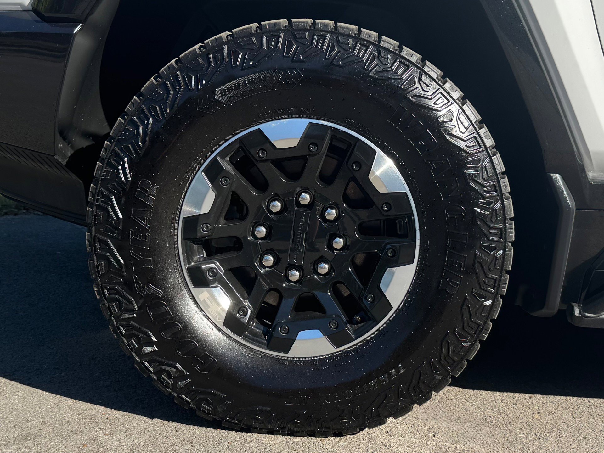 Used 2025 GMC Hummer EV 2X w/ Extreme Off-Road Package image 61