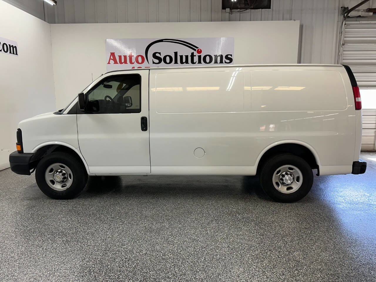 Used 2012 Chevrolet Express 3500 image 4