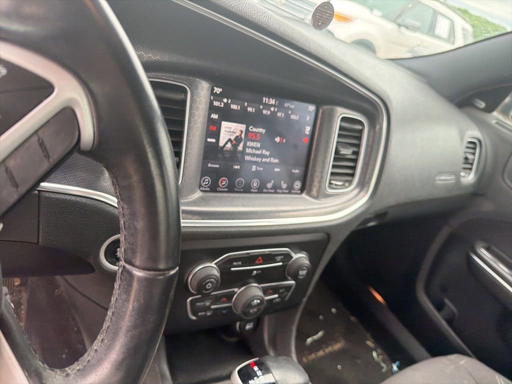 Used 2017 Dodge Charger SXT AWD/4WD image 12