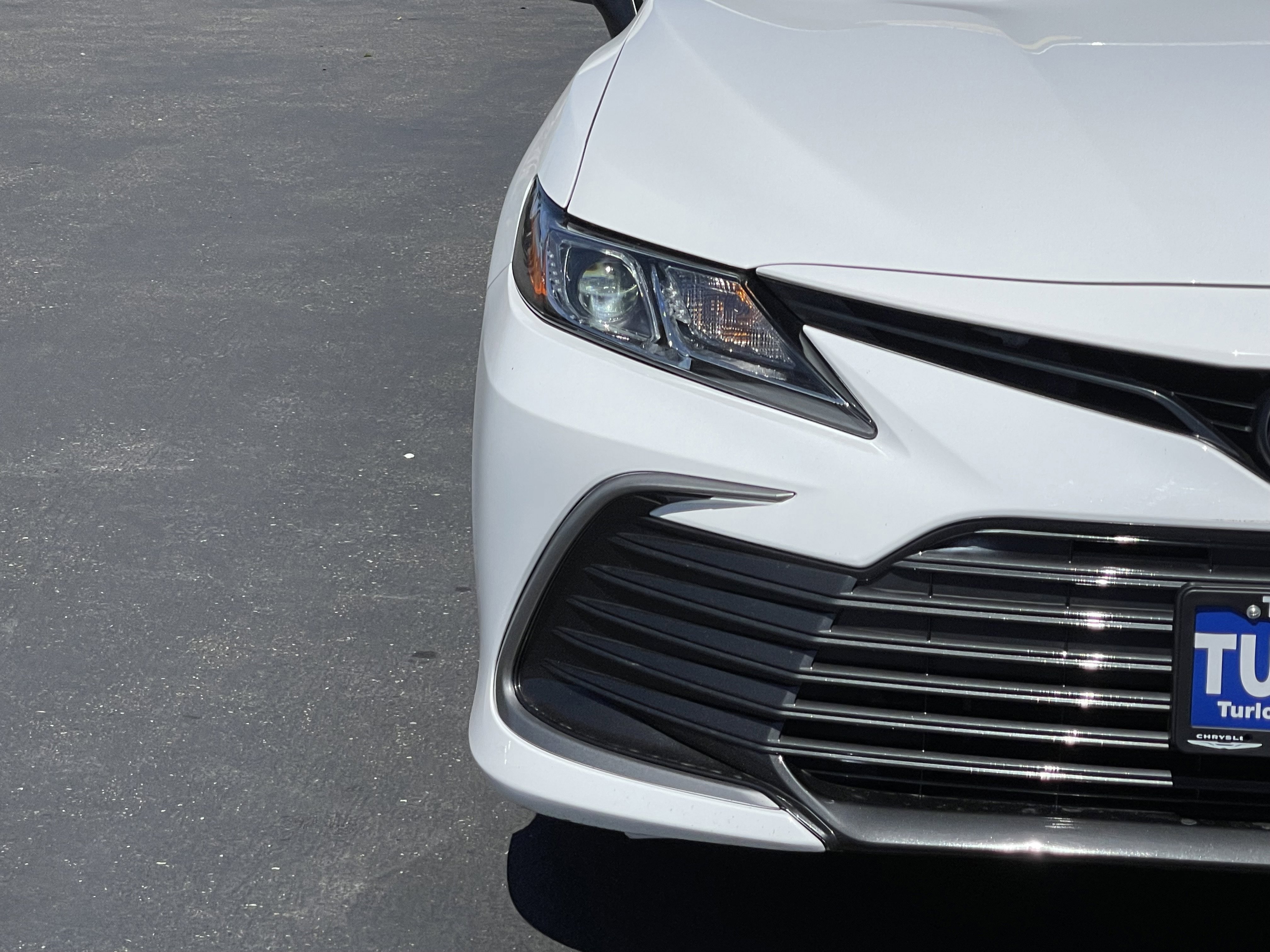 Used 2024 Toyota Camry LE FWD image 4
