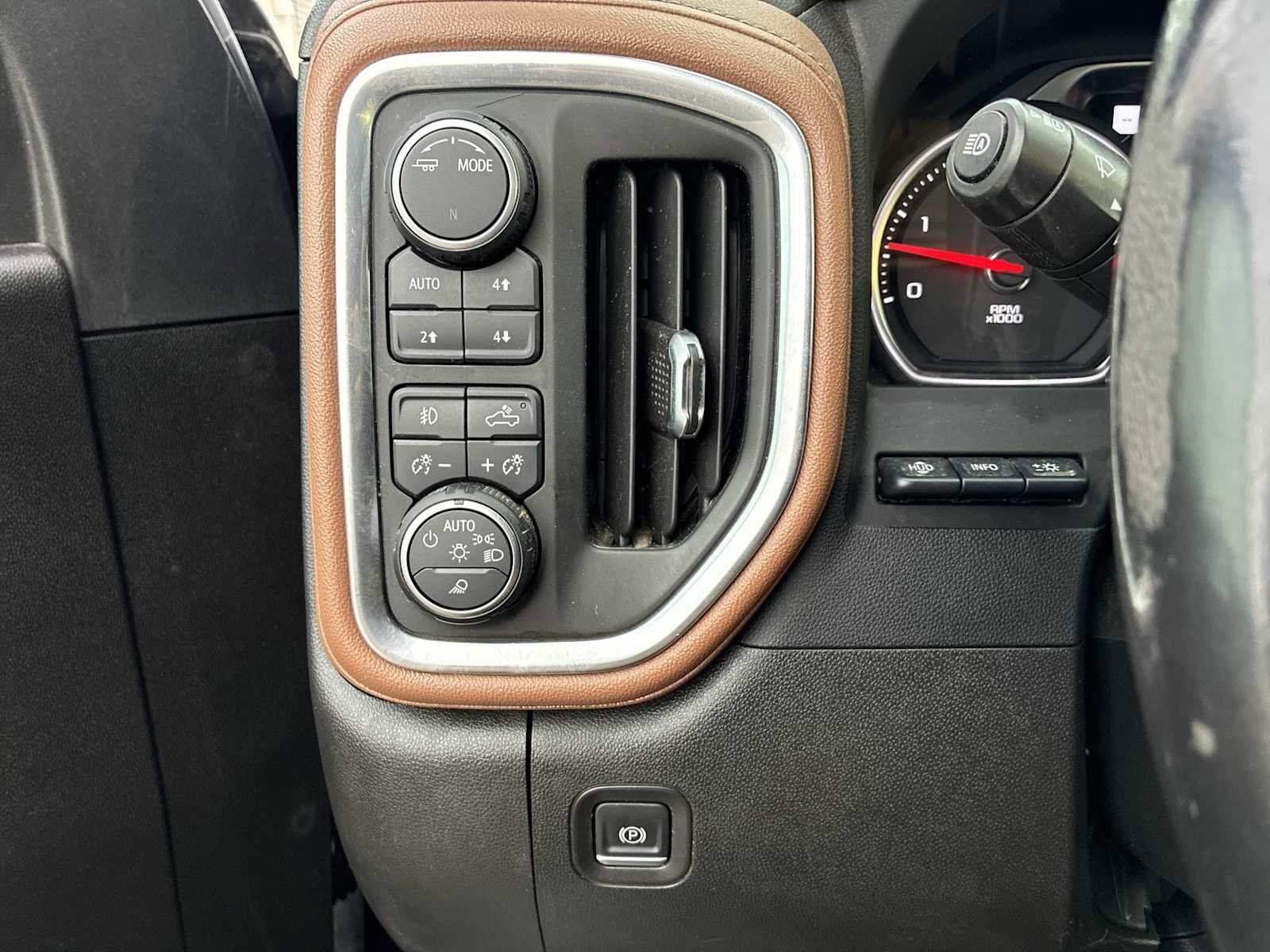 Used 2023 Chevrolet Silverado 2500 High Country w/ Z71 Off-Road Package image 18