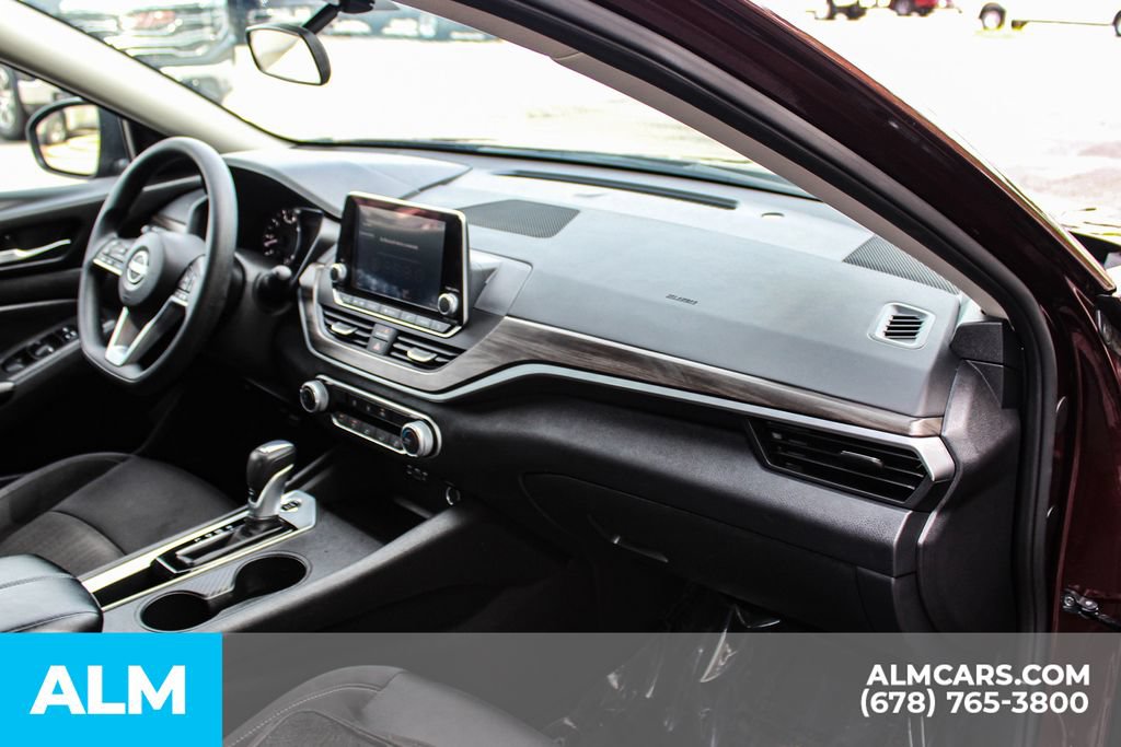 Used 2025 Nissan Altima 2.5 SV FWD image 22