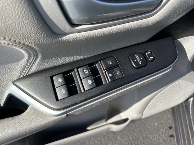 Used 2015 Toyota Camry XLE w/ Moonroof Package image 9