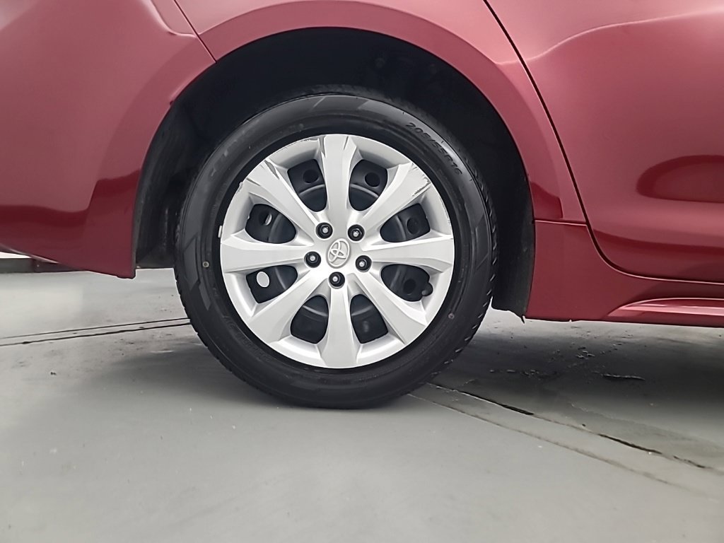 Used 2025 Toyota Corolla LE FWD image 11
