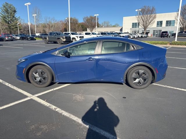 Used 2024 Toyota Prius LE image 2