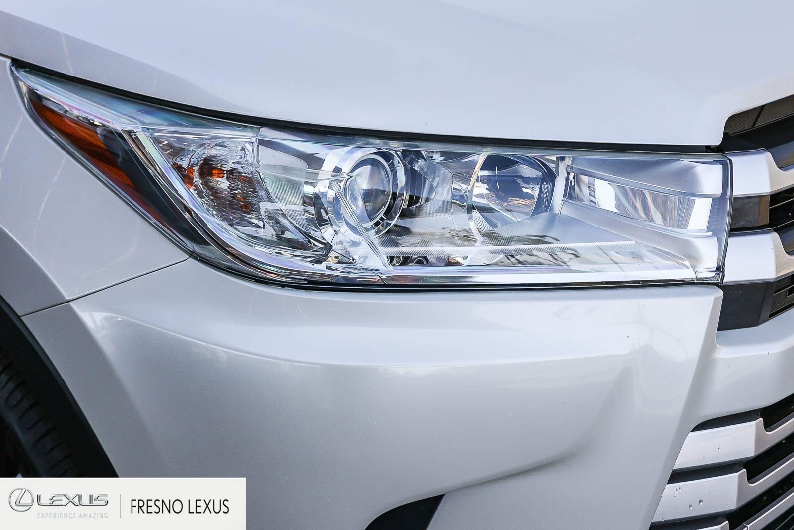 Used 2019 Toyota Highlander XLE w/ Carpet Mat Package (TMS) image 10