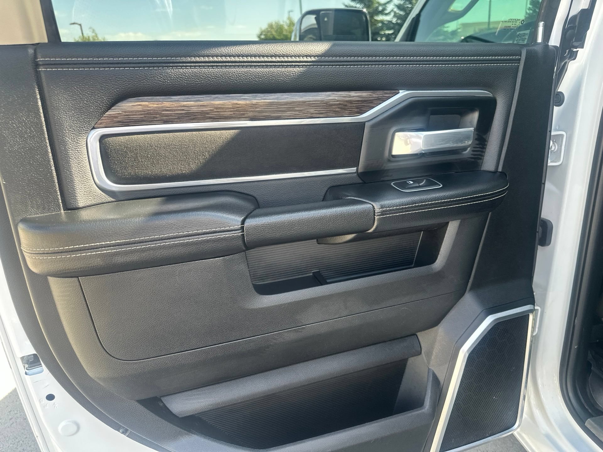 Used 2021 RAM 2500 Laramie w/ Safety Group AWD/4WD image 38