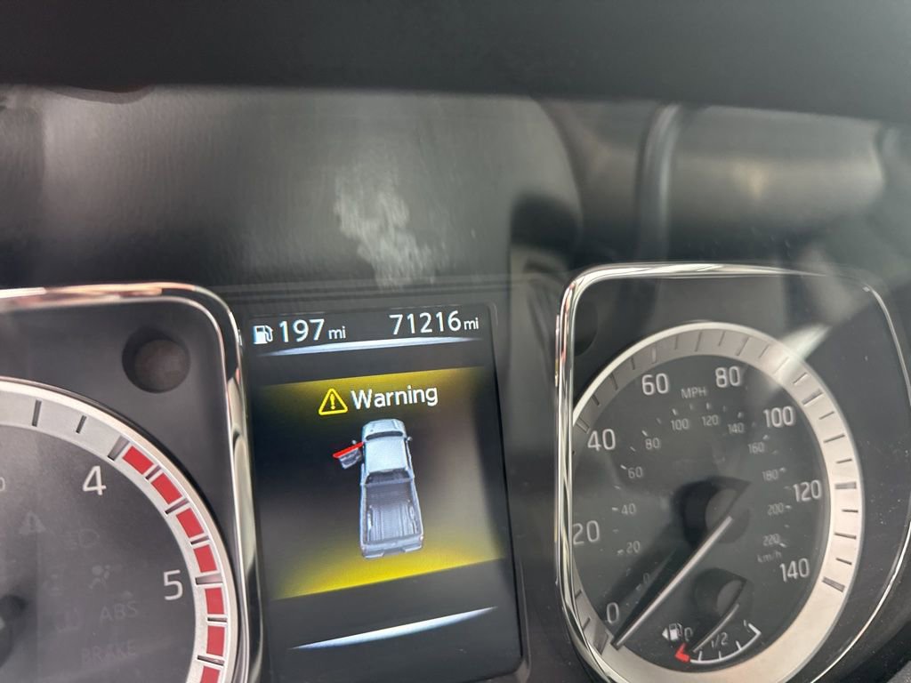 Used 2017 Nissan Titan SV image 11