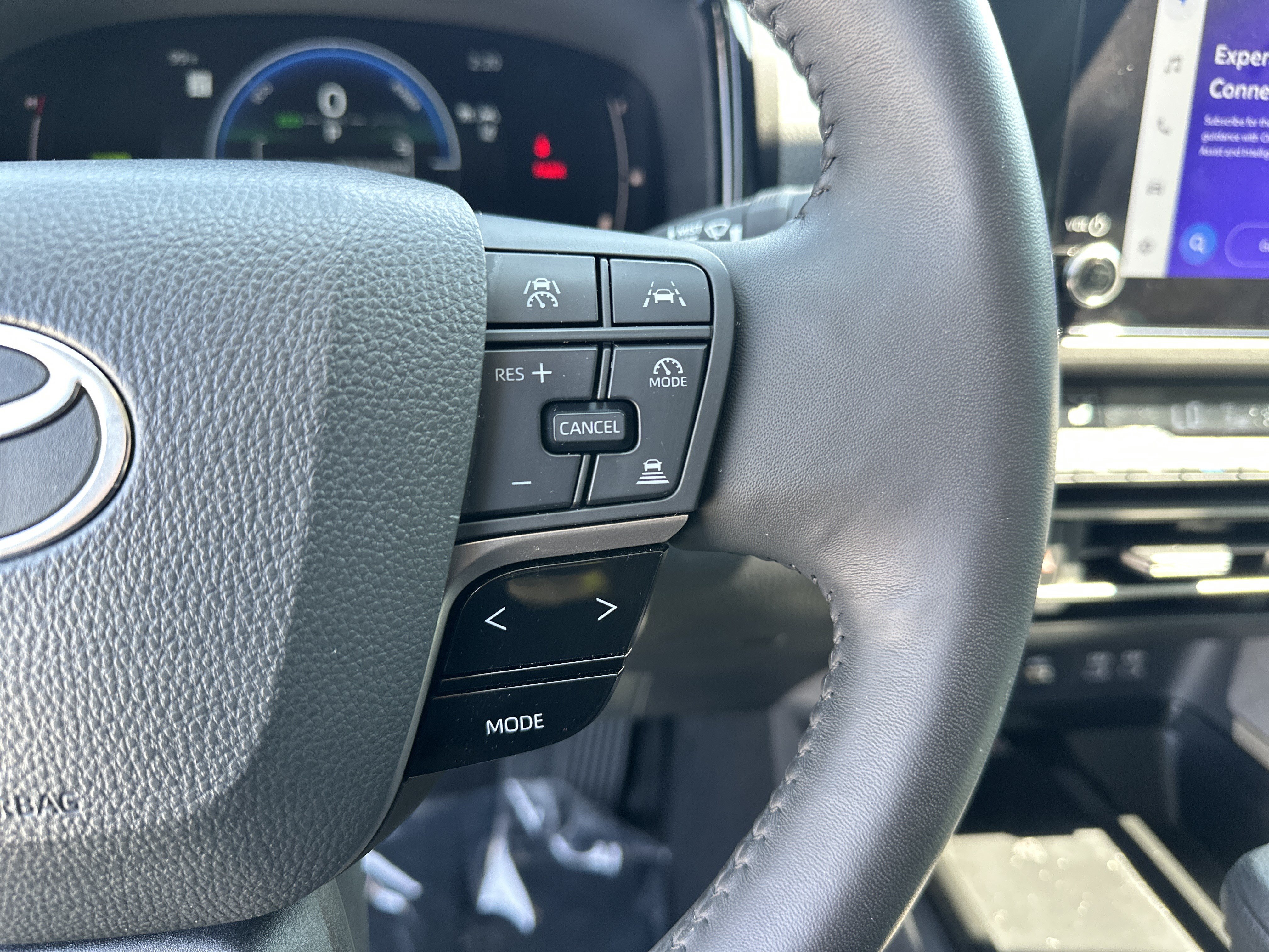 Used 2025 Toyota Camry LE w/ Convenience Package FWD image 20