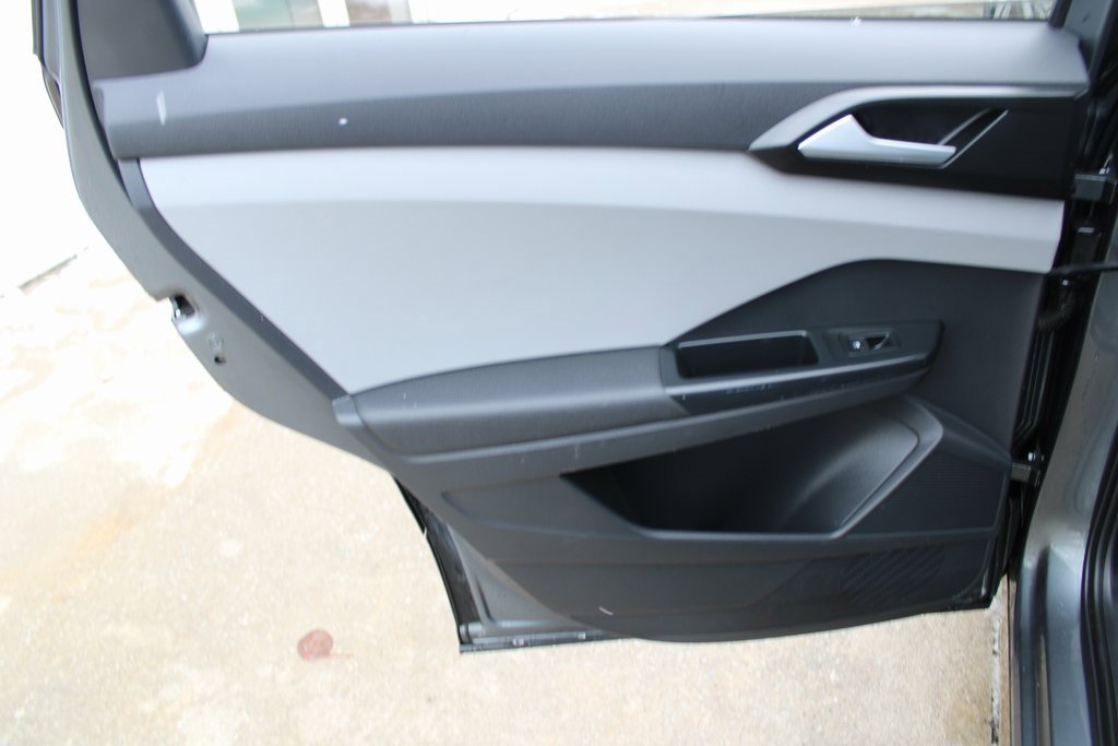 Certified 2022 Volkswagen Taos SEL image 22