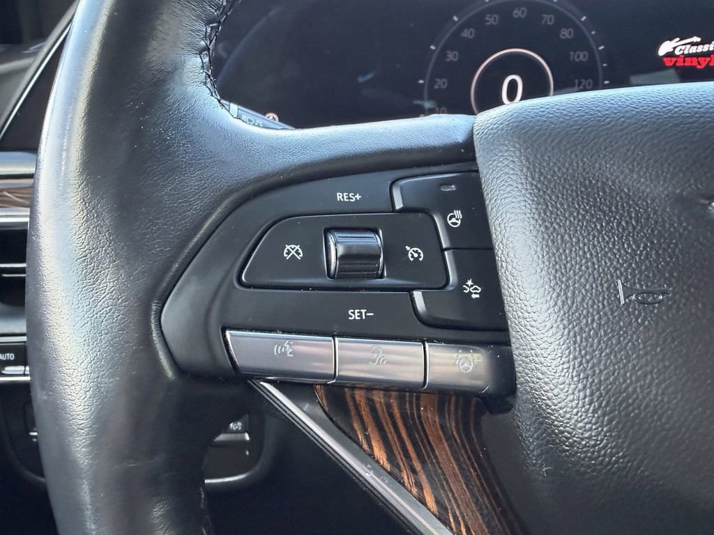 Used 2023 Cadillac Escalade ESV Premium Luxury AWD/4WD image 29