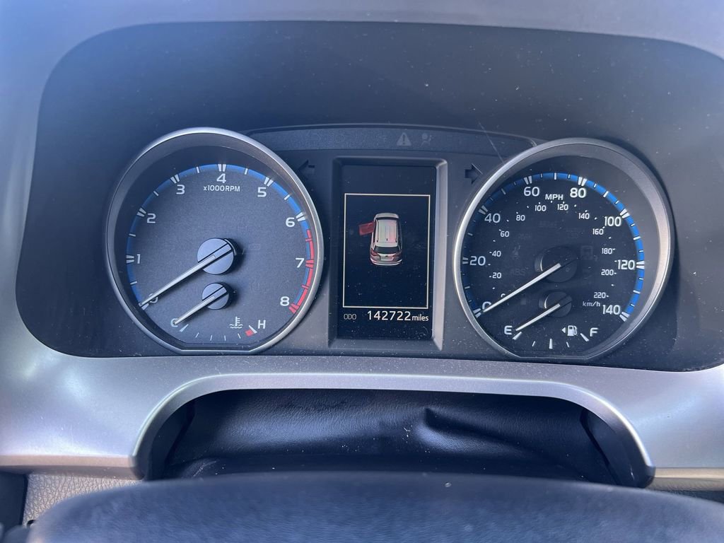 Used 2018 Toyota RAV4 LE image 10