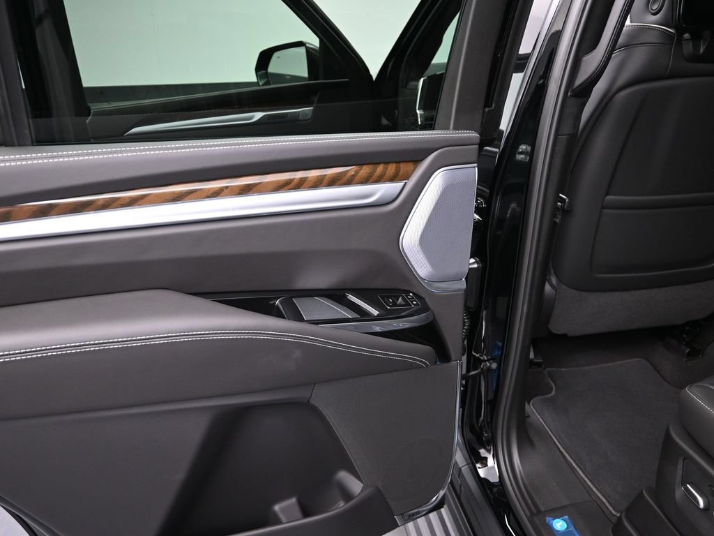 New 2026 Cadillac Escalade Platinum Sport AWD/4WD image 14