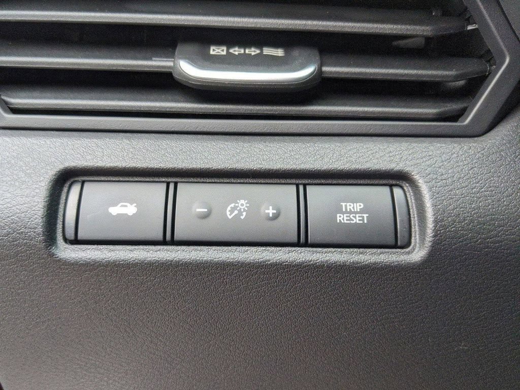 New 2025 Nissan Altima 2.5 SV FWD image 30