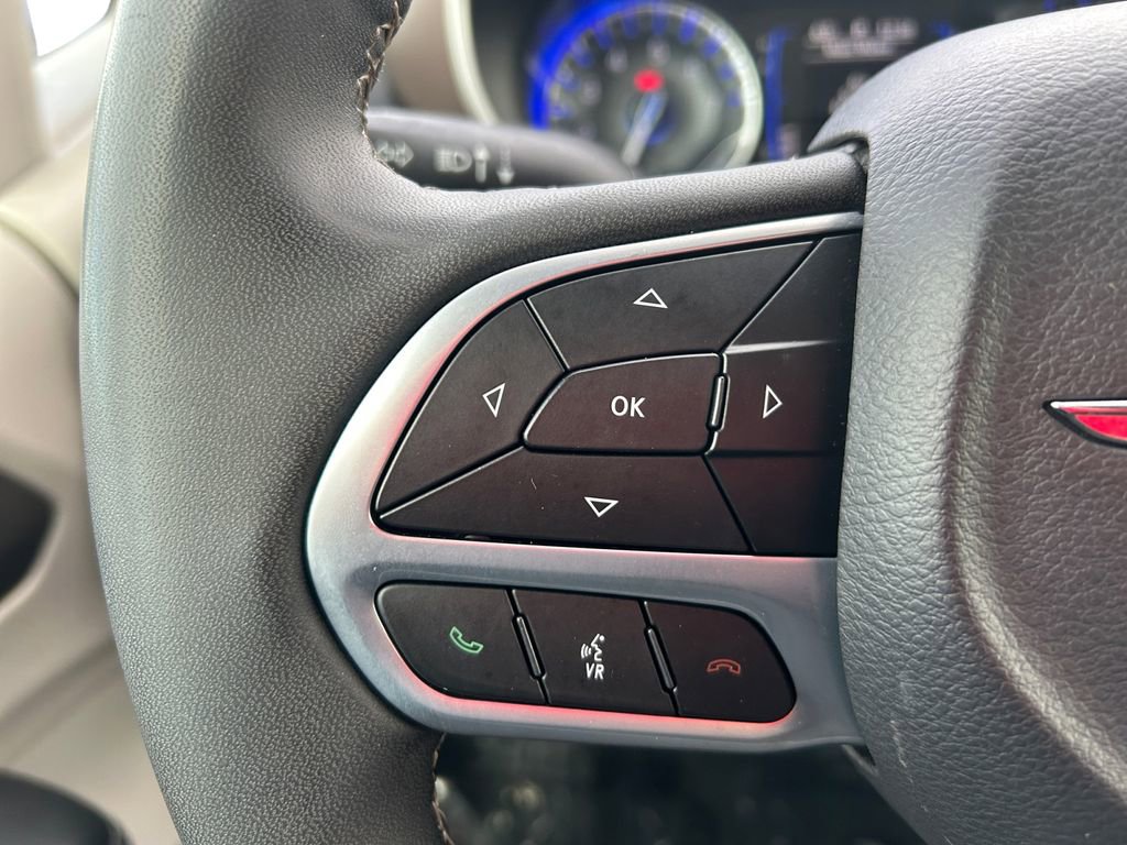 Used 2023 Chrysler Voyager LX image 20