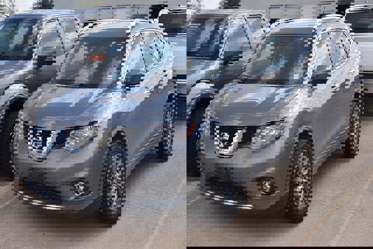 Used 2016 Nissan Rogue SL image 2