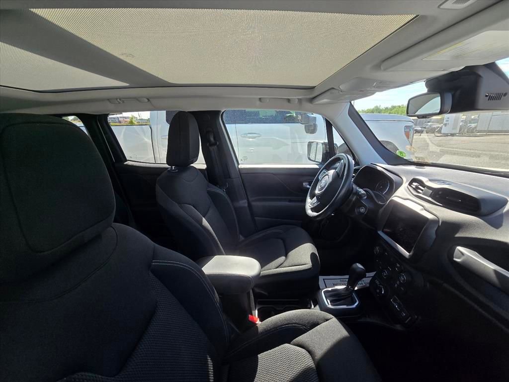 Used 2023 Jeep Renegade Altitude w/ Sun/Sound Group image 7