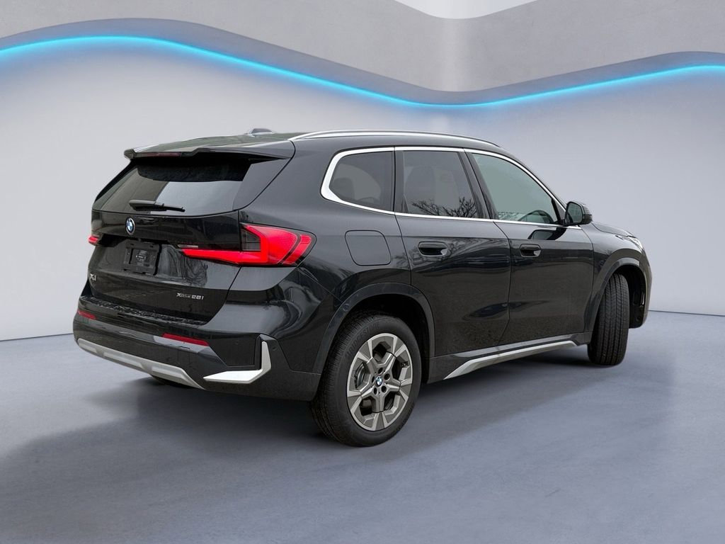 Used 2026 BMW X1 xDrive28i AWD/4WD image 3