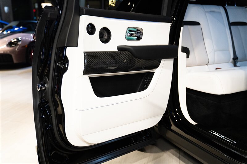 Used 2023 Rolls-Royce Cullinan Black Badge w/ Dark Exterior Package AWD/4WD image 8