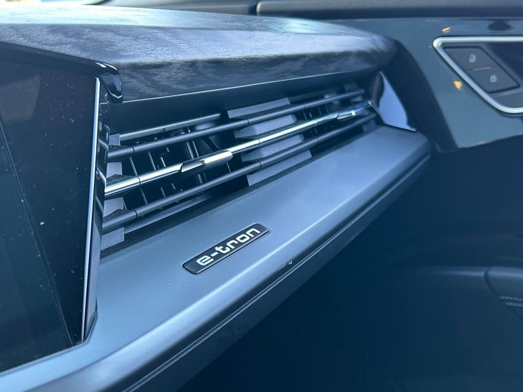 Used 2024 Audi Q4 e-tron Premium w/ Convenience Package image 33