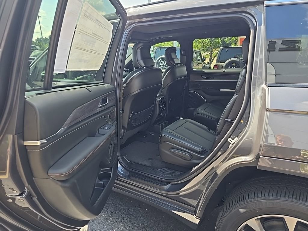 New 2025 Jeep Grand Cherokee L Overland w/ Advanced Protech Group III image 15