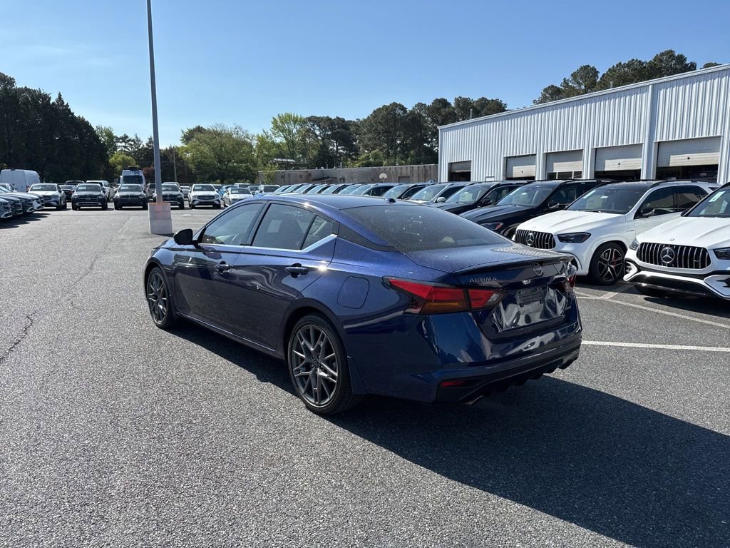 Used 2024 Nissan Altima 2.0 SR FWD image 5