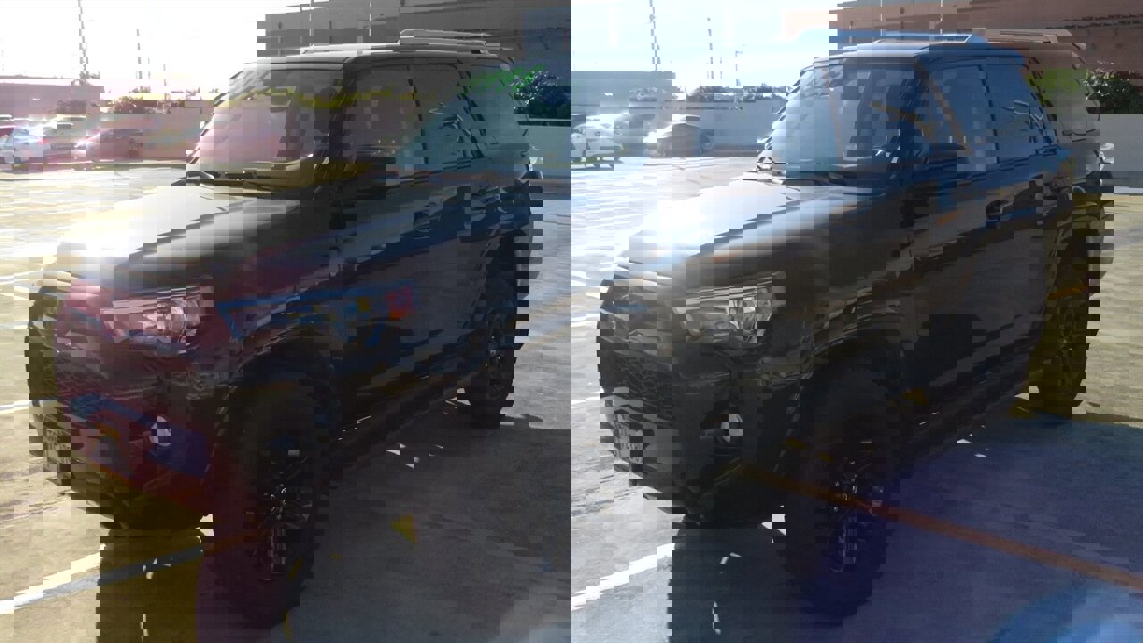 Used 2016 Toyota 4Runner SR5 image 1