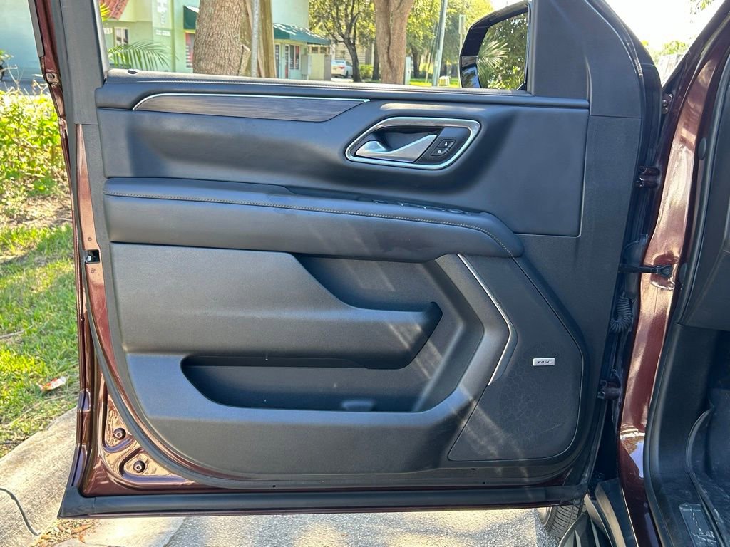 Used 2022 Chevrolet Suburban LT w/ Max Trailering Package image 23