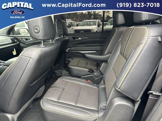 Used 2025 Chevrolet Traverse High Country image 16