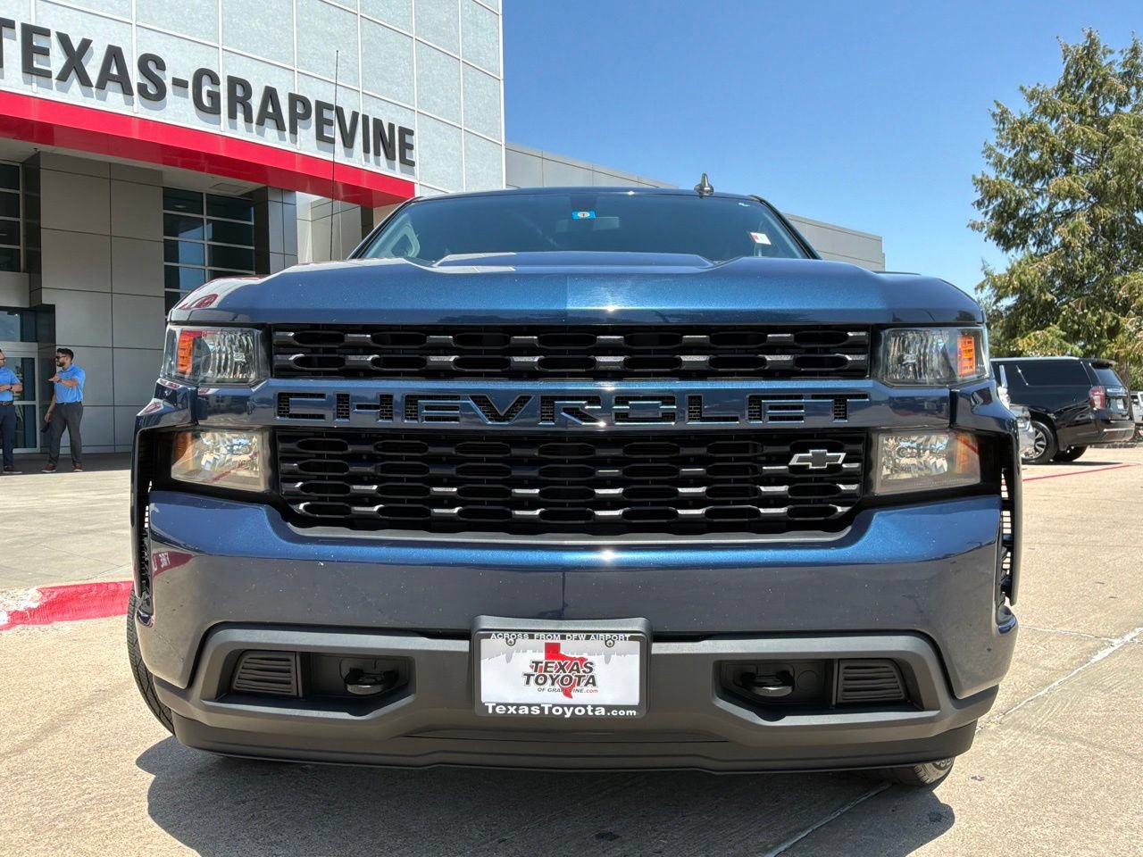 Used 2020 Chevrolet Silverado 1500 Custom w/ Custom Value Package RWD image 3
