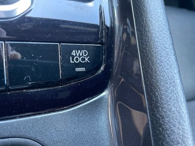 Used 2024 Jeep Compass Latitude w/ Convenience Group AWD/4WD image 42