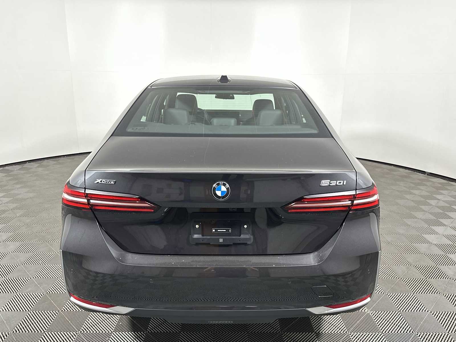 New 2026 BMW 530i xDrive w/ Premium Package image 2