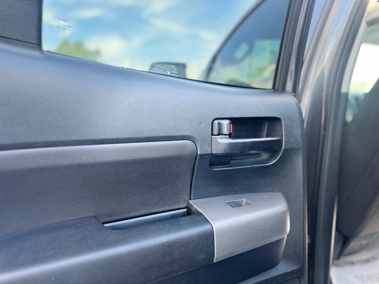 Used 2012 Toyota Tundra 4x4 Double Cab w/ Tow Pkg image 44