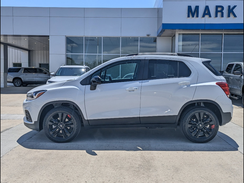 Used 2021 Chevrolet Trax LT w/ Redline Edition AWD/4WD image 9