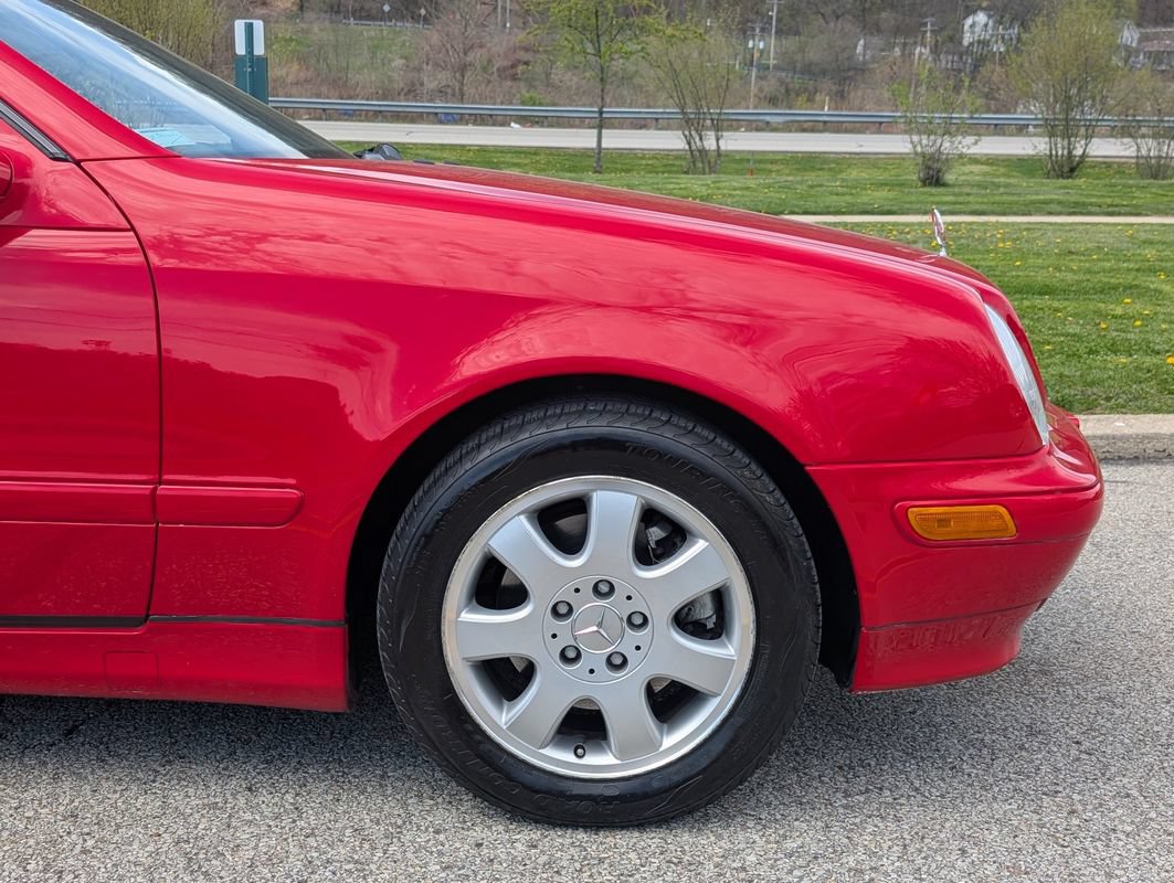 Used 2002 Mercedes-Benz CLK 320 Cabriolet image 30