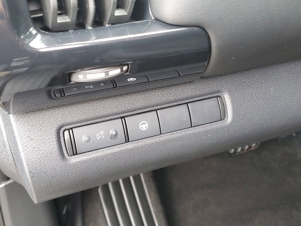 Used 2024 Nissan Pathfinder SV image 13